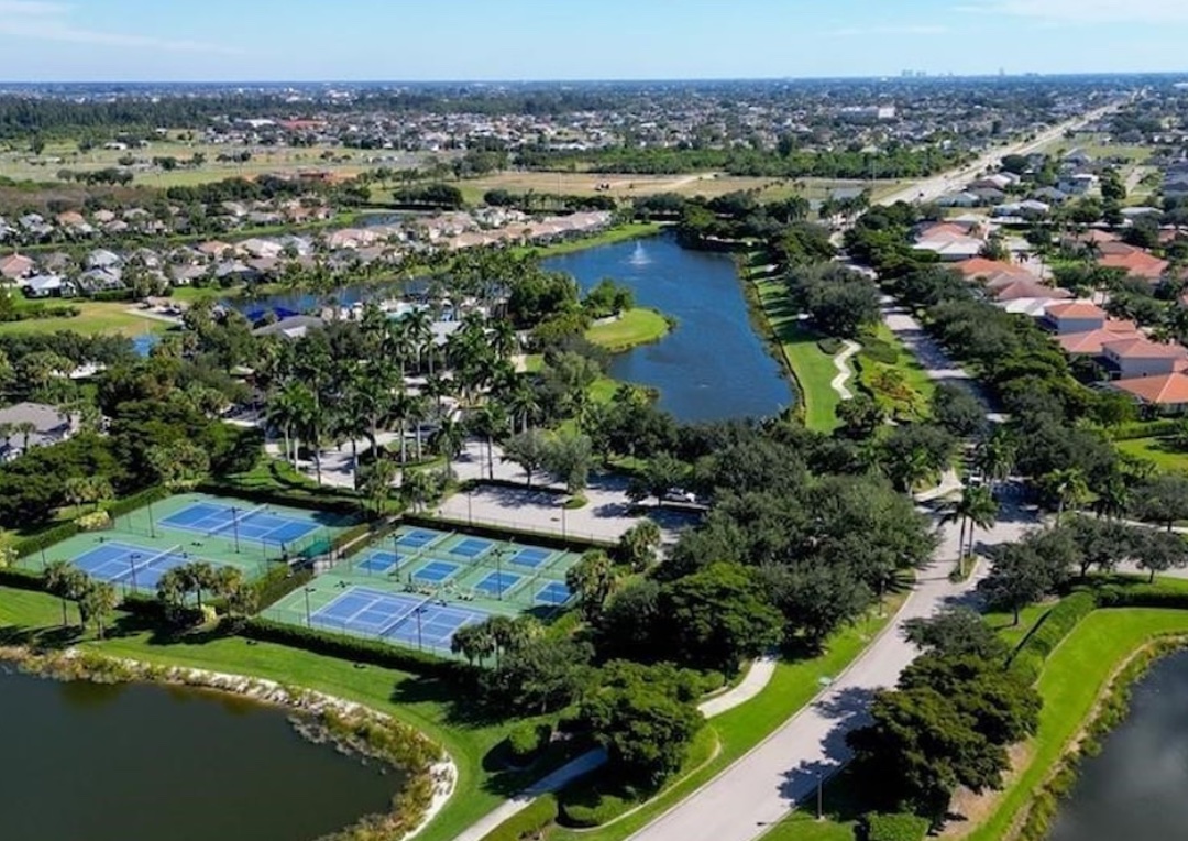Lighted tennis and pickleball courts at Sandoval beside the lake